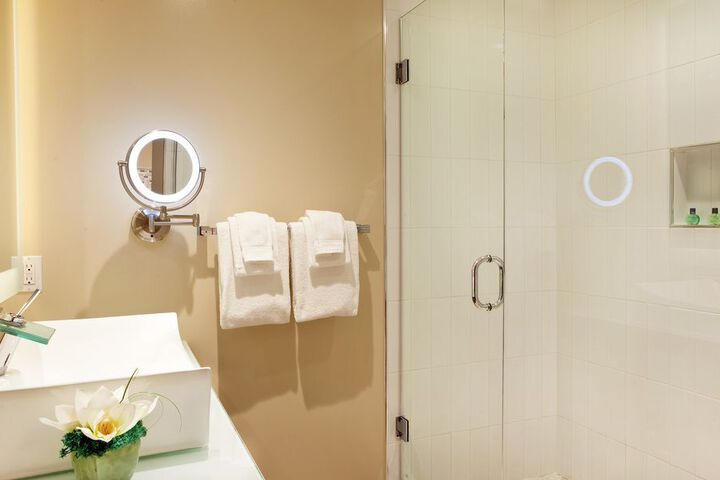 HARBORSIDE HOTEL MARINA AND SPA