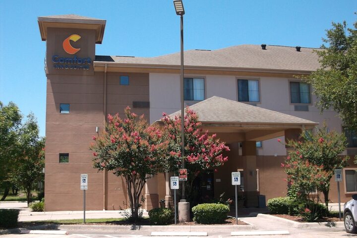 Hotel 6 of 54