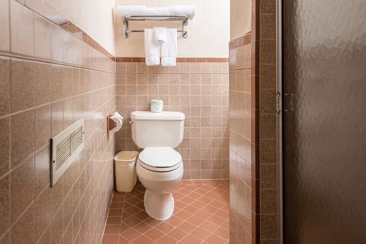 Room 9 of 25