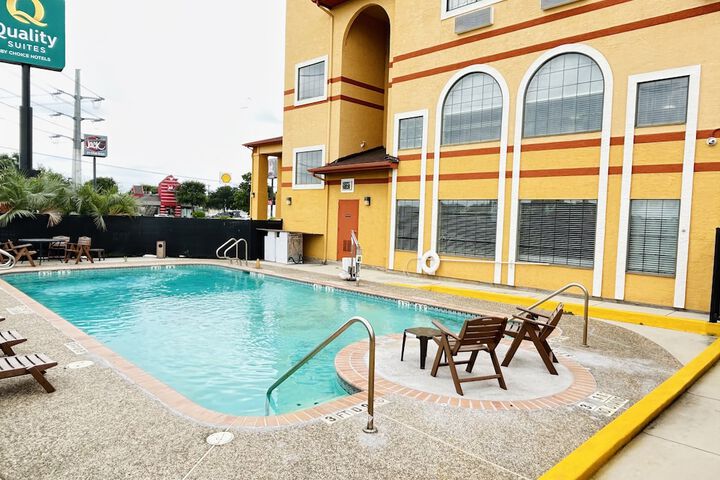 Quality Suites San Antonio Brooks City Base