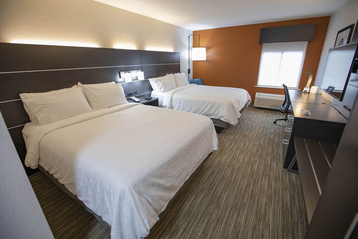 Room 12 of 34