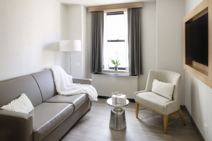 Room 15 of 37