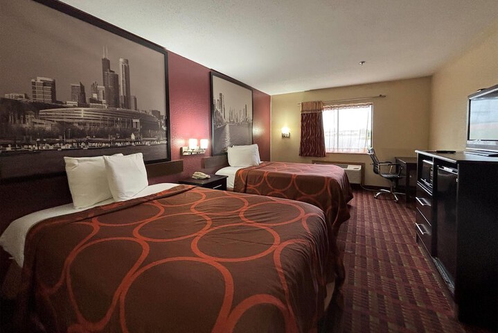 Super 8 by Wyndham Paris IL