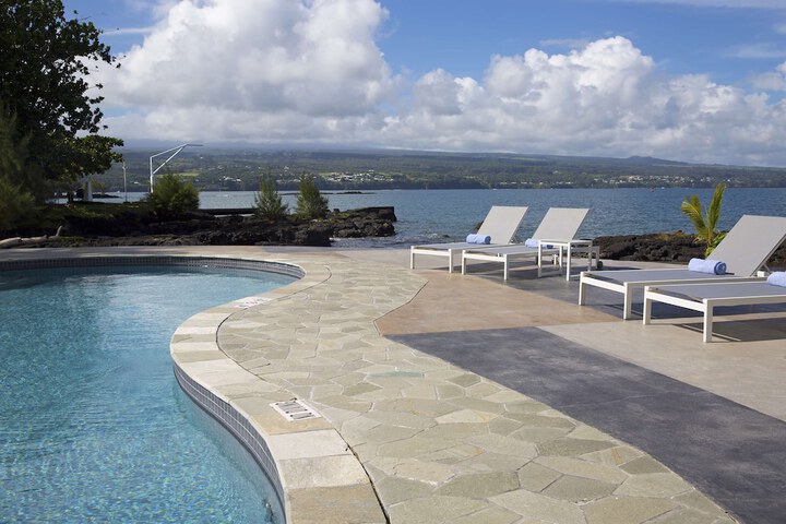 Grand Naniloa Hotel Hilo - a Doubletree by Hilton