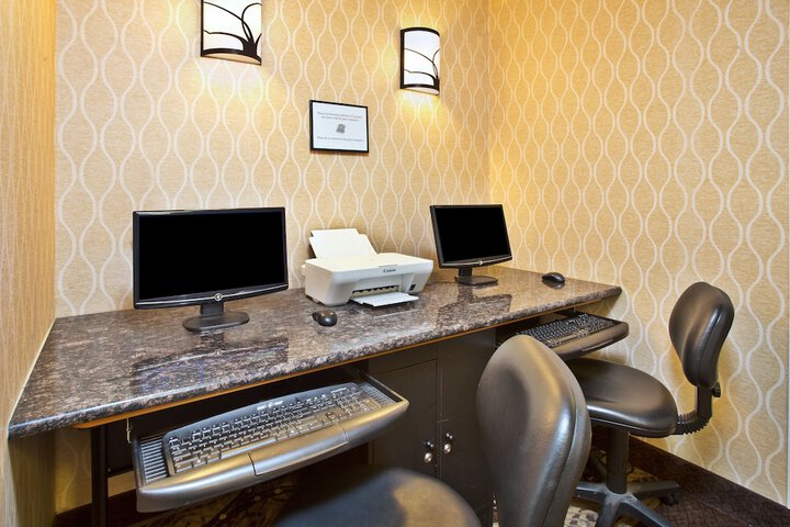 Holiday Inn Express Hotel & Suites Harrington-Dover area DE by IHG