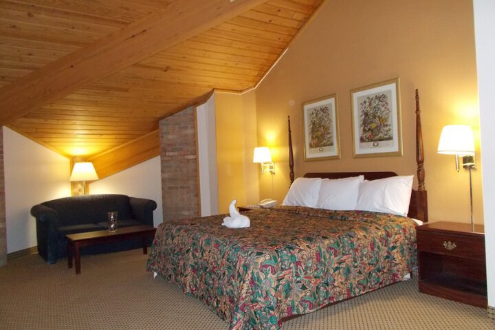 Room 12 of 18