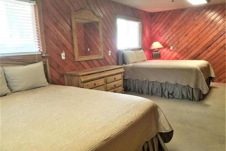Rivers Edge Cabin
