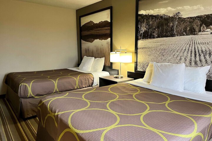 Room 14 of 18