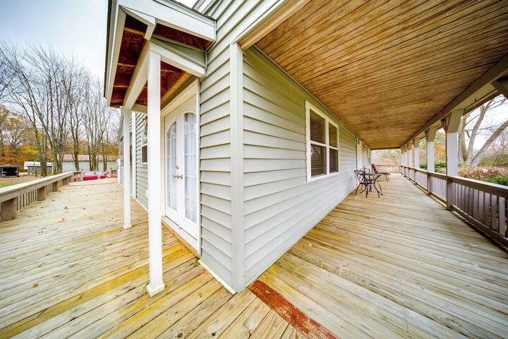 North Jackson Vacation Rental w / Wraparound Deck!