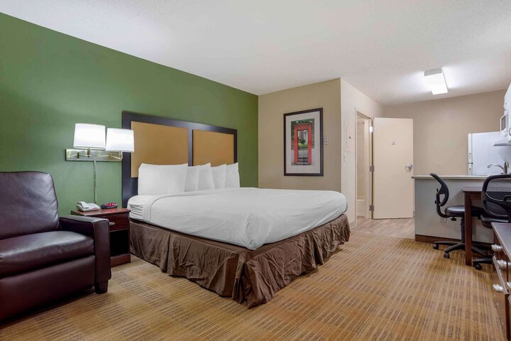 Room 13 of 24
