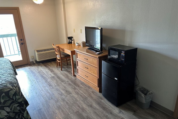 Room 17 of 25