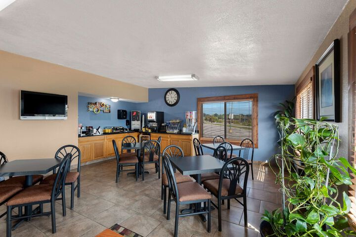 Days Inn by Wyndham Newton
