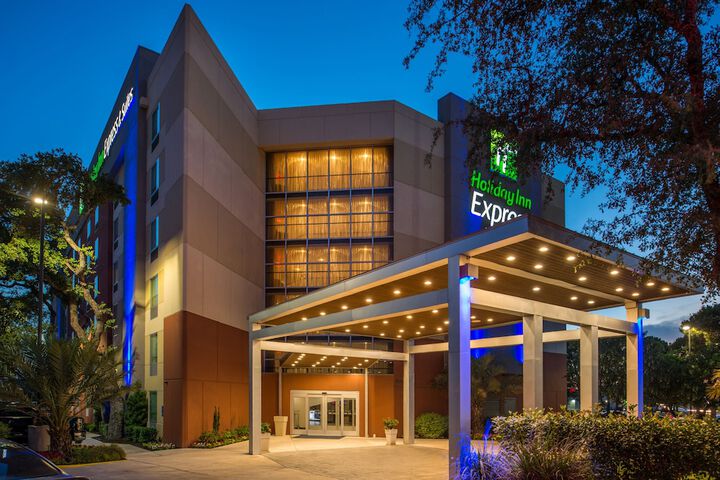 Hotel 7 of 103