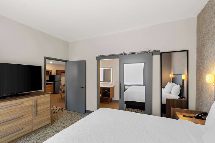 Home2 Suites by Hilton Hendersonville