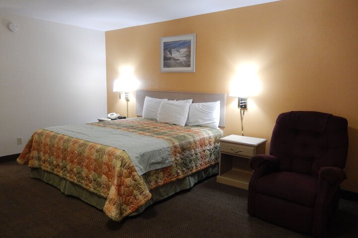 Room 8 of 30