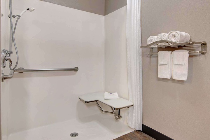 Motel 6 Percival IA
