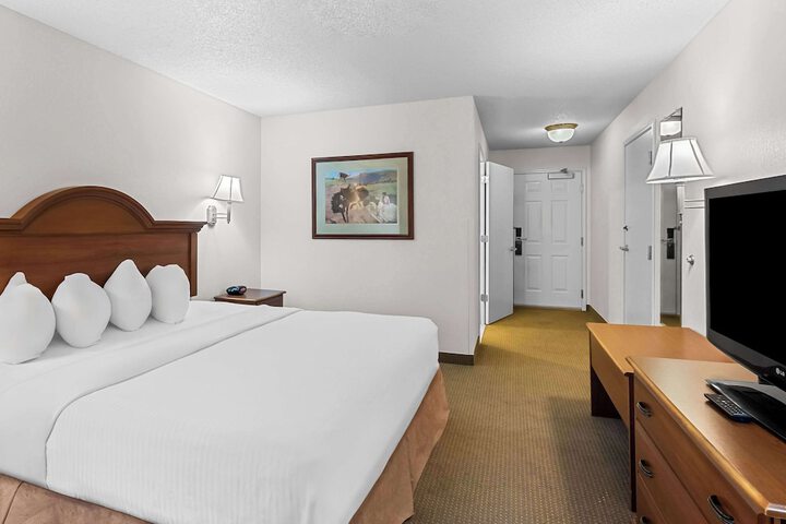 Room 28 of 39
