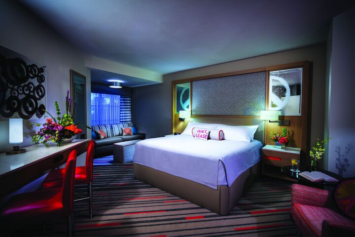 Room 33 of 64