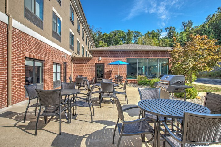 HOLIDAY INN EXPRESS & SUITES ZANESVILLE NORTH by IHG