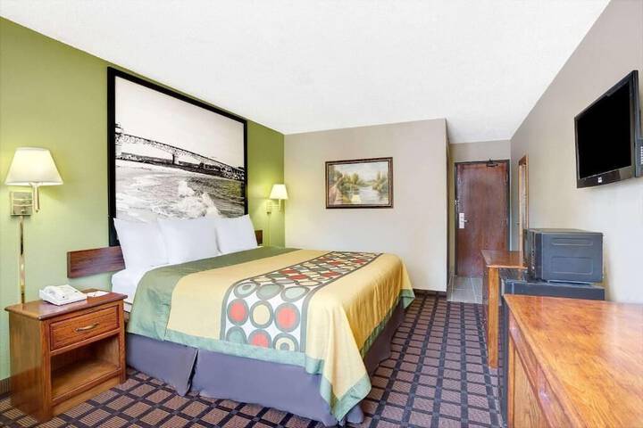 Room 15 of 34