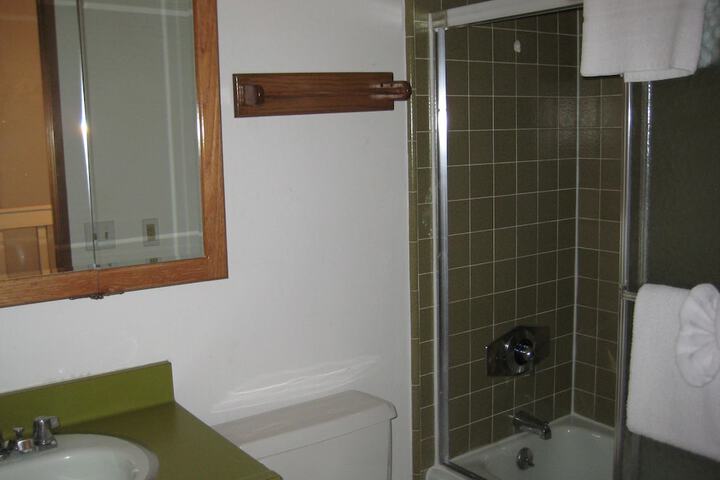Room 82 of 104
