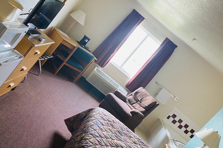 Herington Inn & Suites
