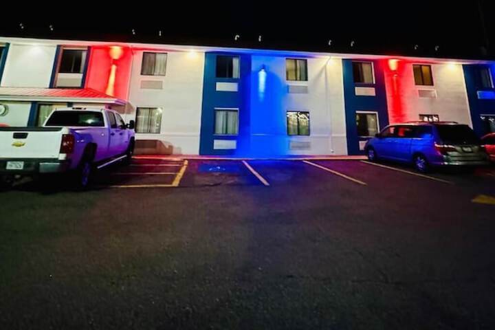 Hotel 4 of 27