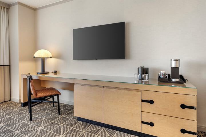 Omni Las Colinas Hotel