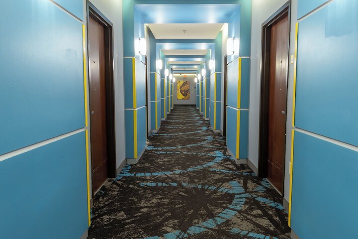 Days Inn & Suites by Wyndham Milwaukee