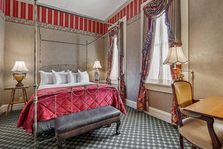 Room 34 of 128
