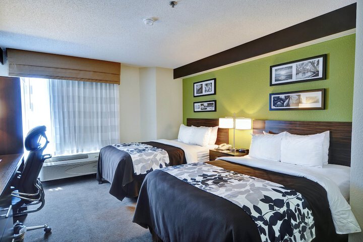 Room 32 of 50
