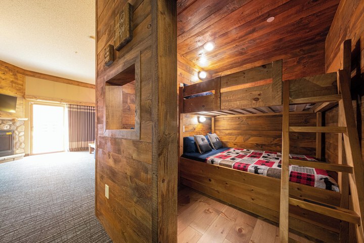 Room 53 of 85