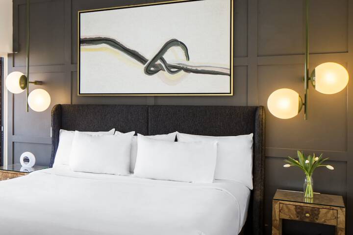 ANDAZ SAVANNAH BY HYATT