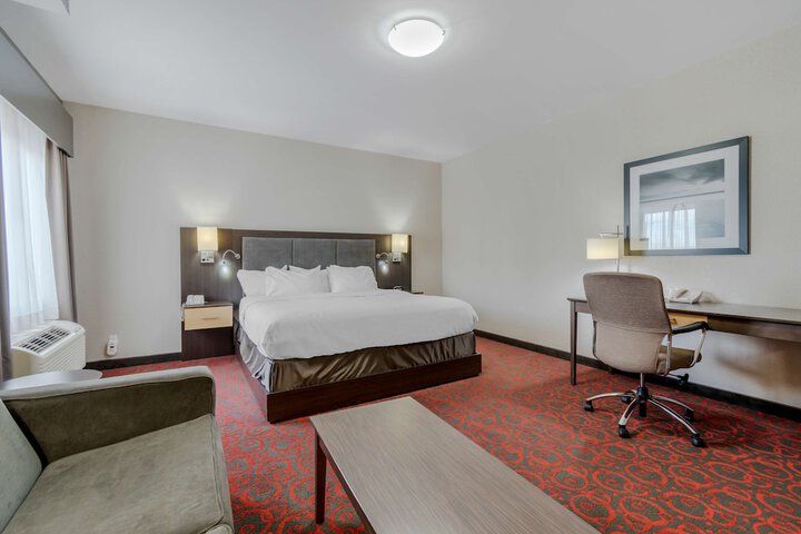 Room 35 of 46