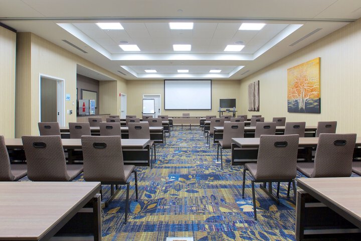 Holiday Inn Express Fargo SW - I-94 Medical Center by IHG