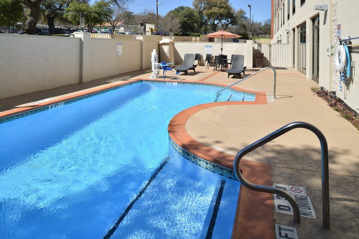 Pool 12 of 54
