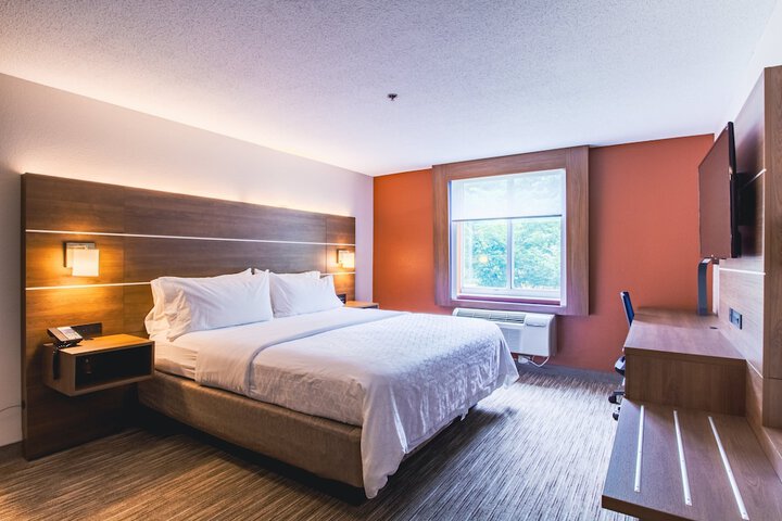 Room 83 of 109