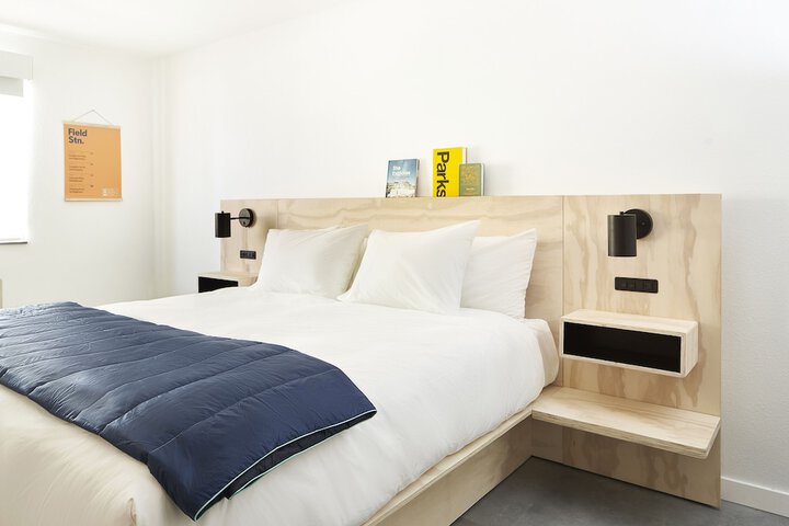 Room 15 of 34