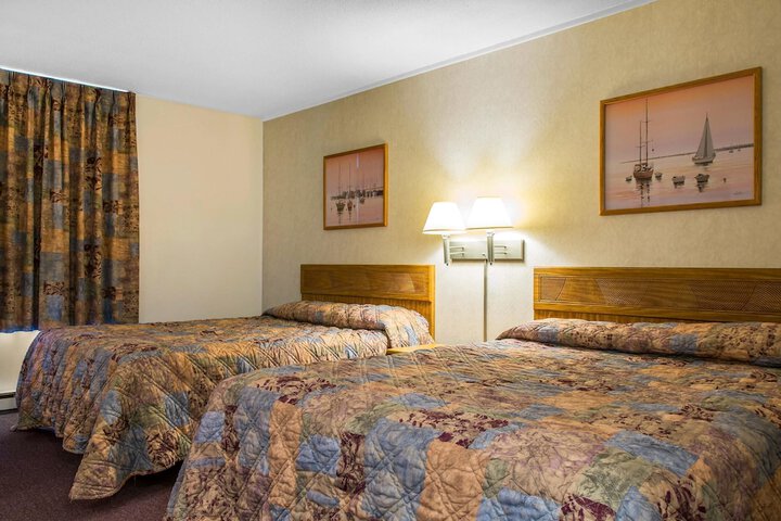 Room 8 of 22