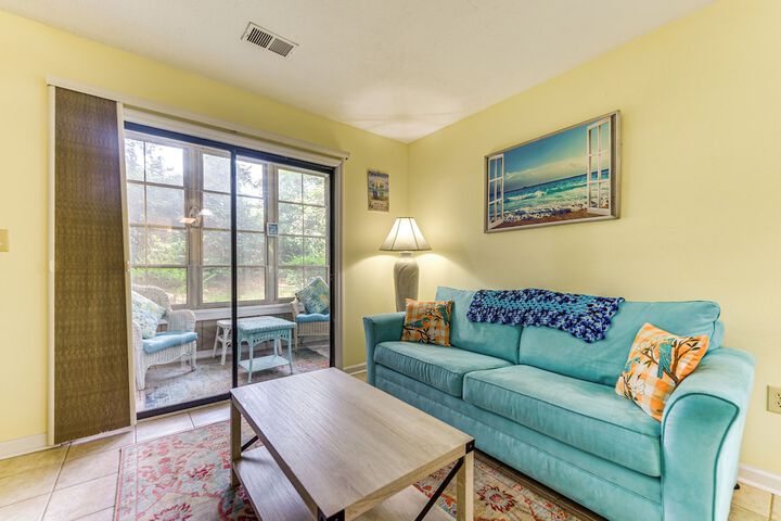 7 Mi to North Myrtle Beach: Condo w / Pool Access