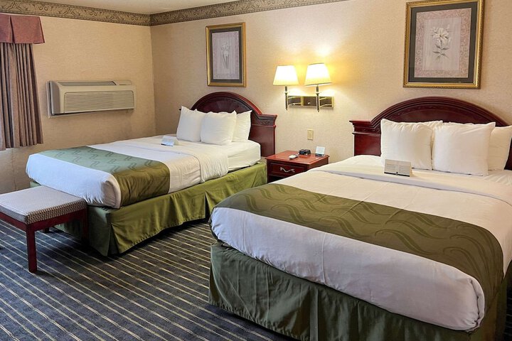 Room 4 of 25