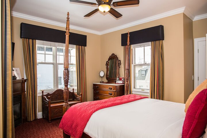 Room 47 of 169