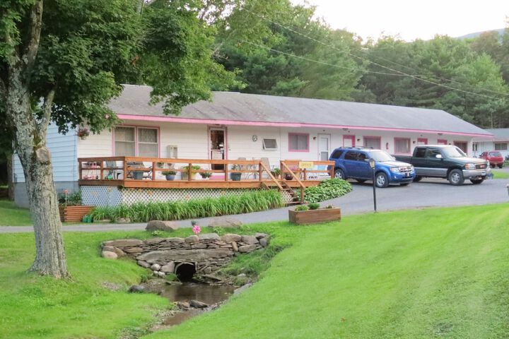 Four Seasons Motel