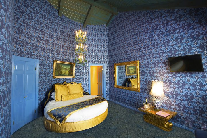 Room 420 of 461