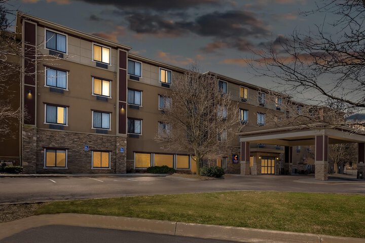 Comfort Suites Grand Rapids North