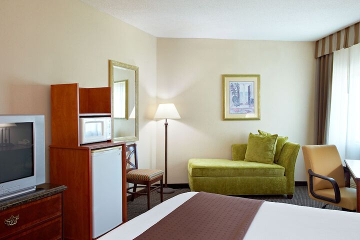 Room 9 of 41