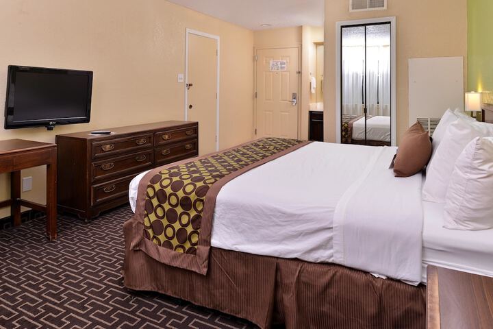 Room 18 of 24