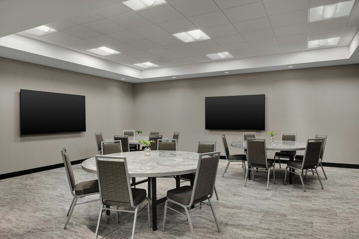 AC Hotel by Marriott Cincinnati at Liberty Center