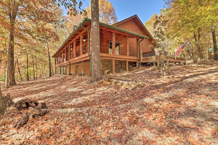 serenity Woods Cabin w / Hot Tub & Fire Pit