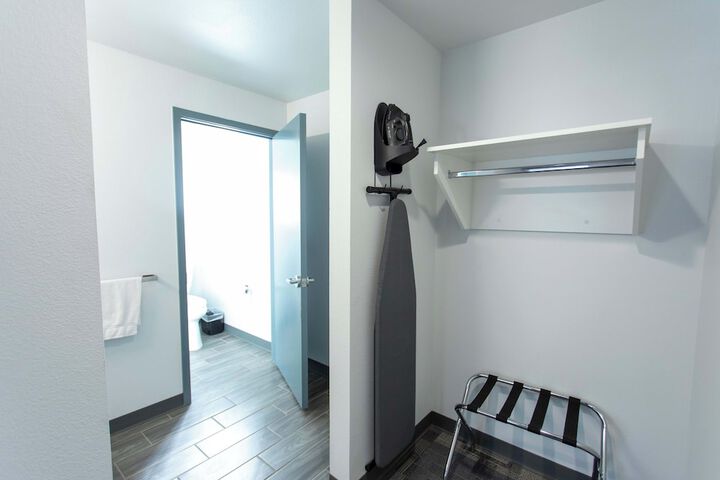 Room 26 of 38